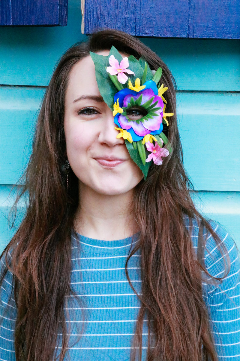 On the Porch of Dauphine Dianella & the Arrows