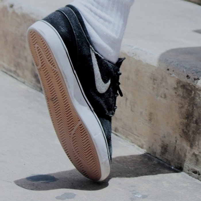 TRACK STAR VON STORM