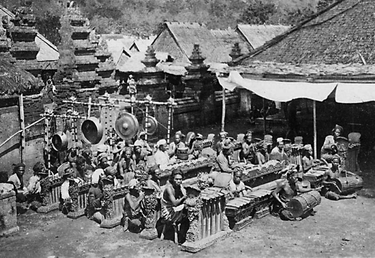 Indonésie (Bali) Le GamelanGong Kebyar MONDO CARNE