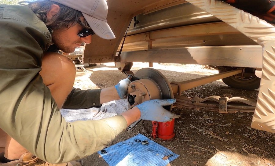 How to Check & Replace Trailer Bearings - Fabplans