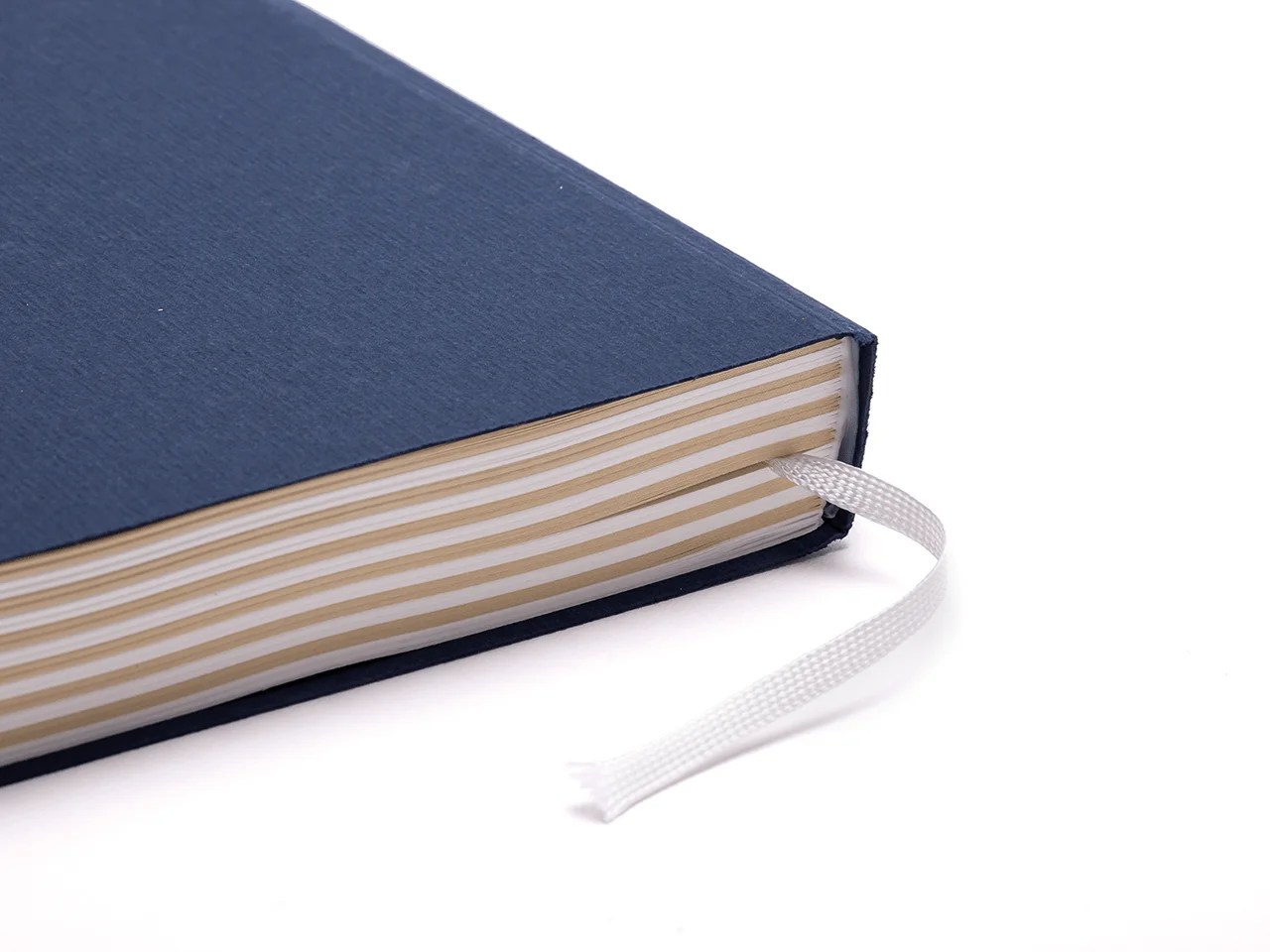 Fabriano Classic Artist’s Journal, laid paper, ice blue and ivory