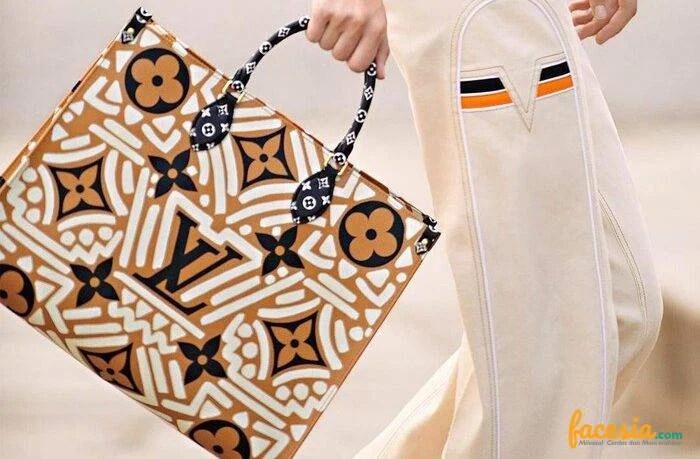 Nuansa Batik di Koleksi Terbaru Dior dan LV