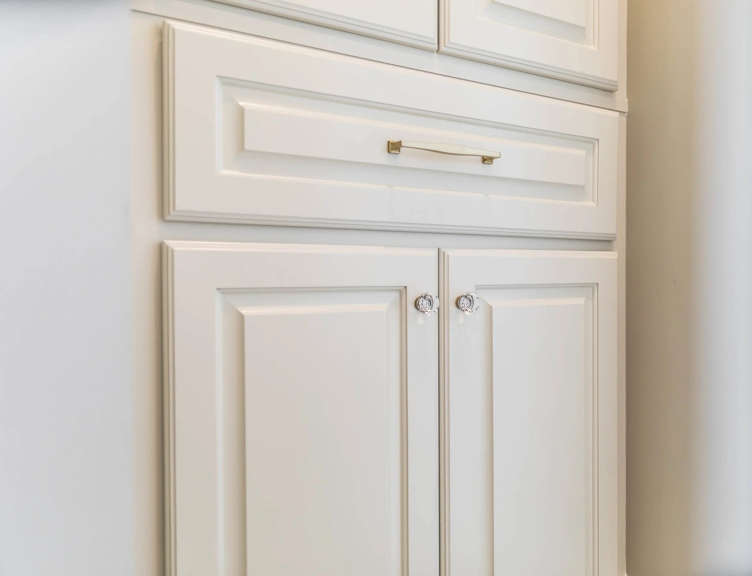 How to Choose Hardware to Complement Your Kitchen Décor