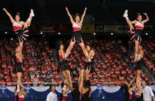 10 Facts about Cheerleading | Fact File