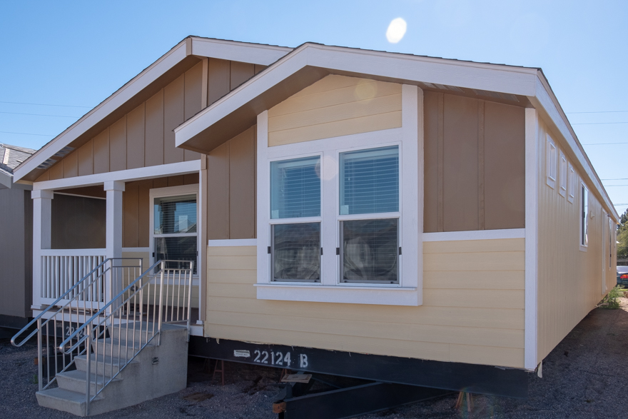 Edge 28 X 60 1600 sqft Mobile Home Factory Expo Outlet Center