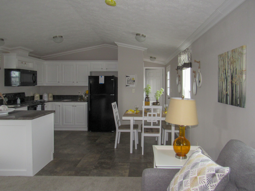 Edgewood 16.0 X 56.0 849 sqft Mobile Home Champion Homes Center