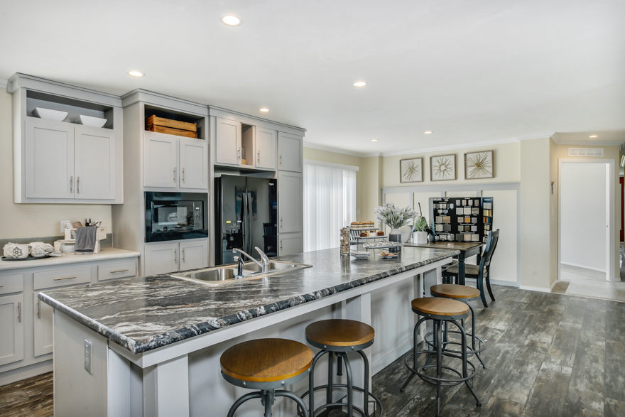 Waconda 32.0 X 76.0 2305 sqft Mobile Home Champion Homes Center