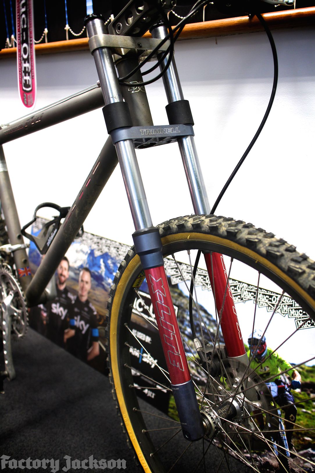 Formula dual crown prototype fork for enduro Singletrack World