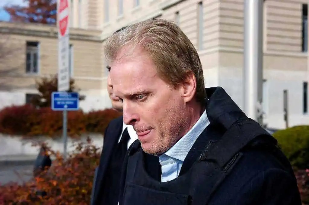 35 Famous Thieves Throughout History