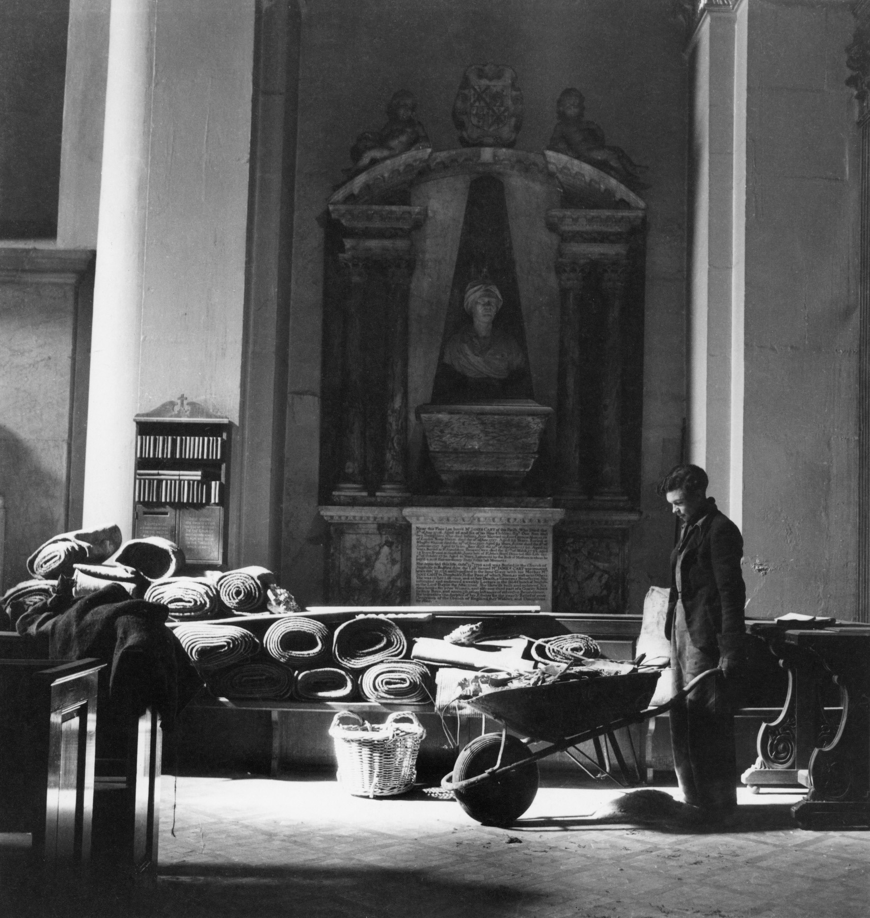 Review CECIL BEATON THEATRE OF WAR IWM RUNS 6th Sept 2012 1st