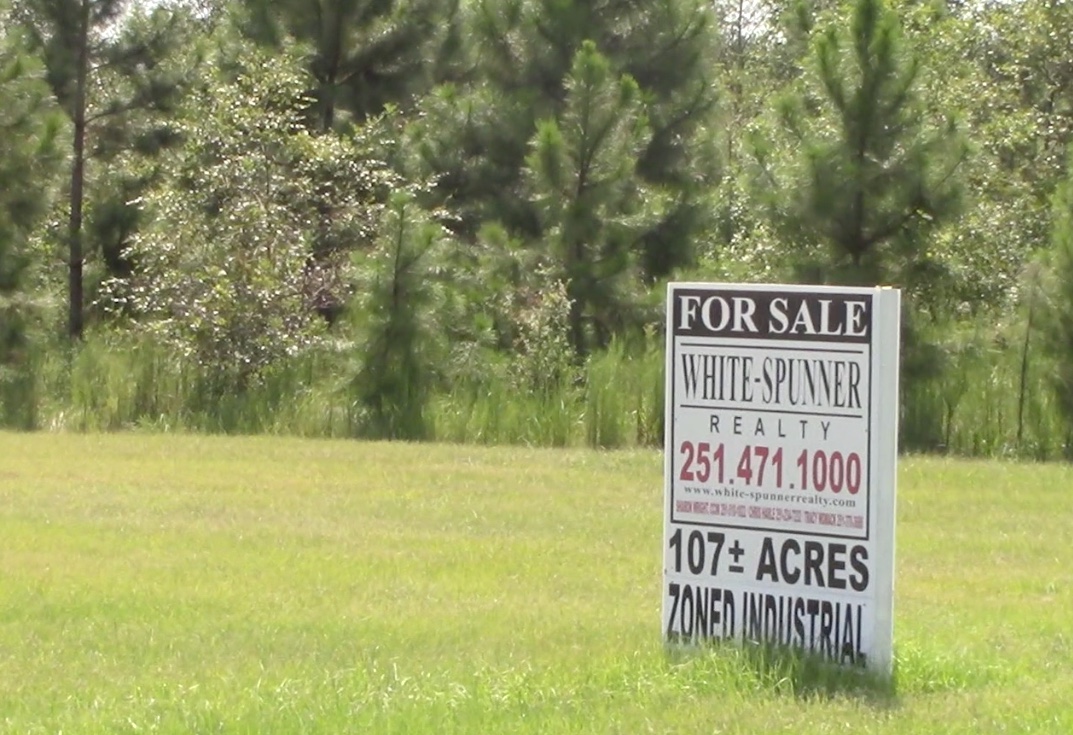 More Hangars Approved For Airport