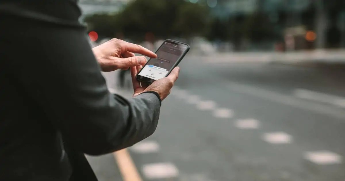 How to Change Pickup Person at Walmart? (Method Explained +FAQs)