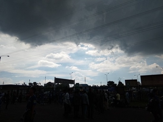 Heboh Suara Dentuman di Langit Bandung, 6 Kali - FAJAR