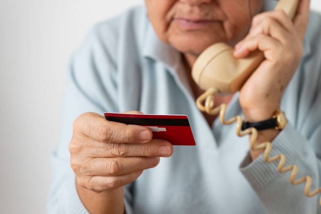 5 Common Credit Card Scams That You Should Watch Out! FakeData