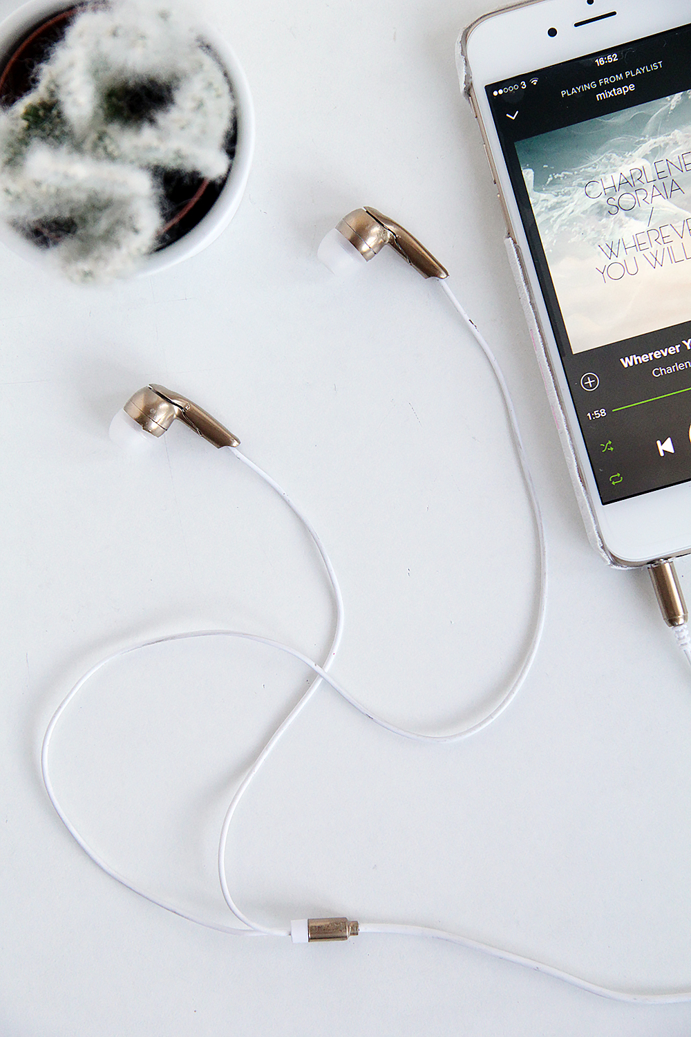 DIY Gold Earbud Headphones Fall For DIY