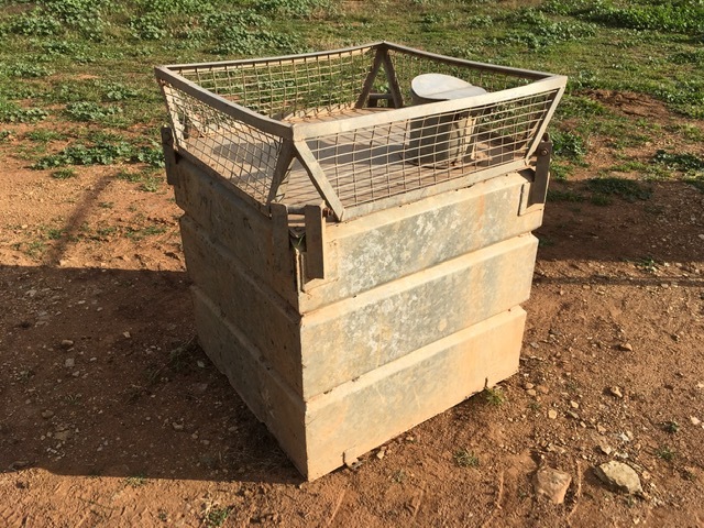 Under Auction 900L Galvanised Water Tank with Lid 2 Buyers Premium