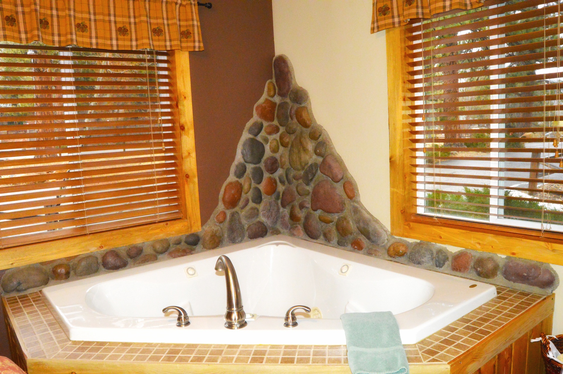 Luxury Cabins Fall River Cabins