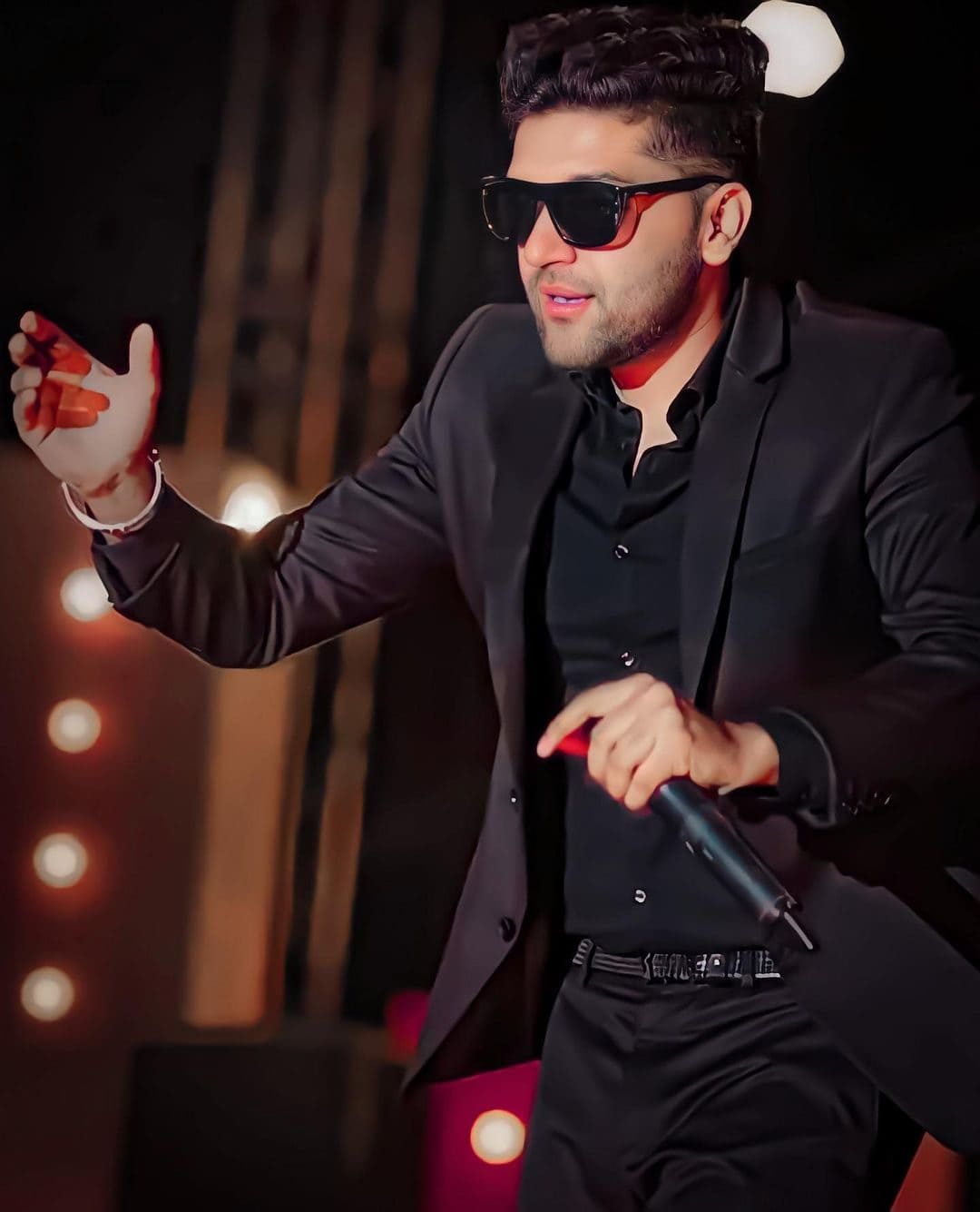 Guru Randhawa (Singer) Wiki, Age, Girlfriends, Net Worth & More