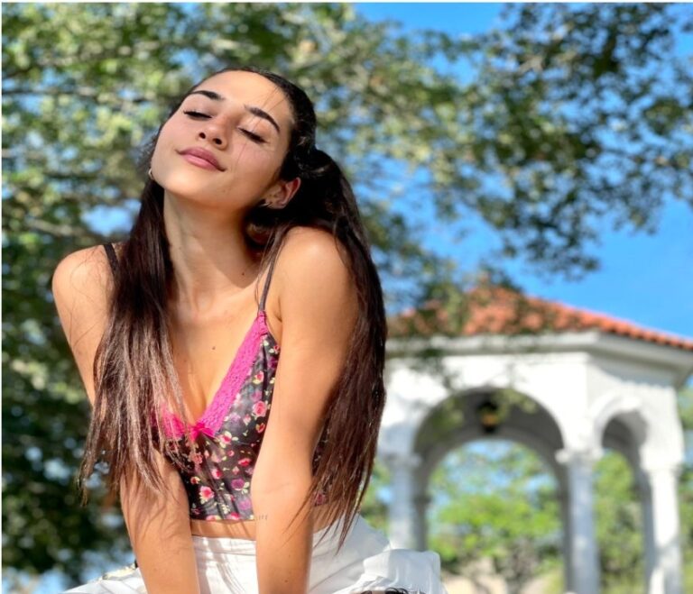Izzy Green Bio Age Career Net Worth Height Education
