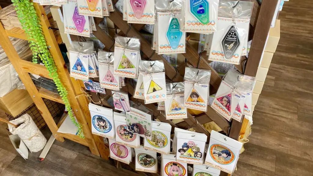 【2021年最新】浩庵キャンプ場のゆるキャン グッズを全部まとめて徹底紹介！｜ファミキャンログ