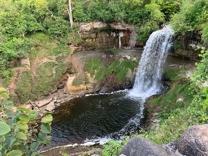 Embark On This Waterfall Loop In Minnesota To See 8 Breathtaking Scenic