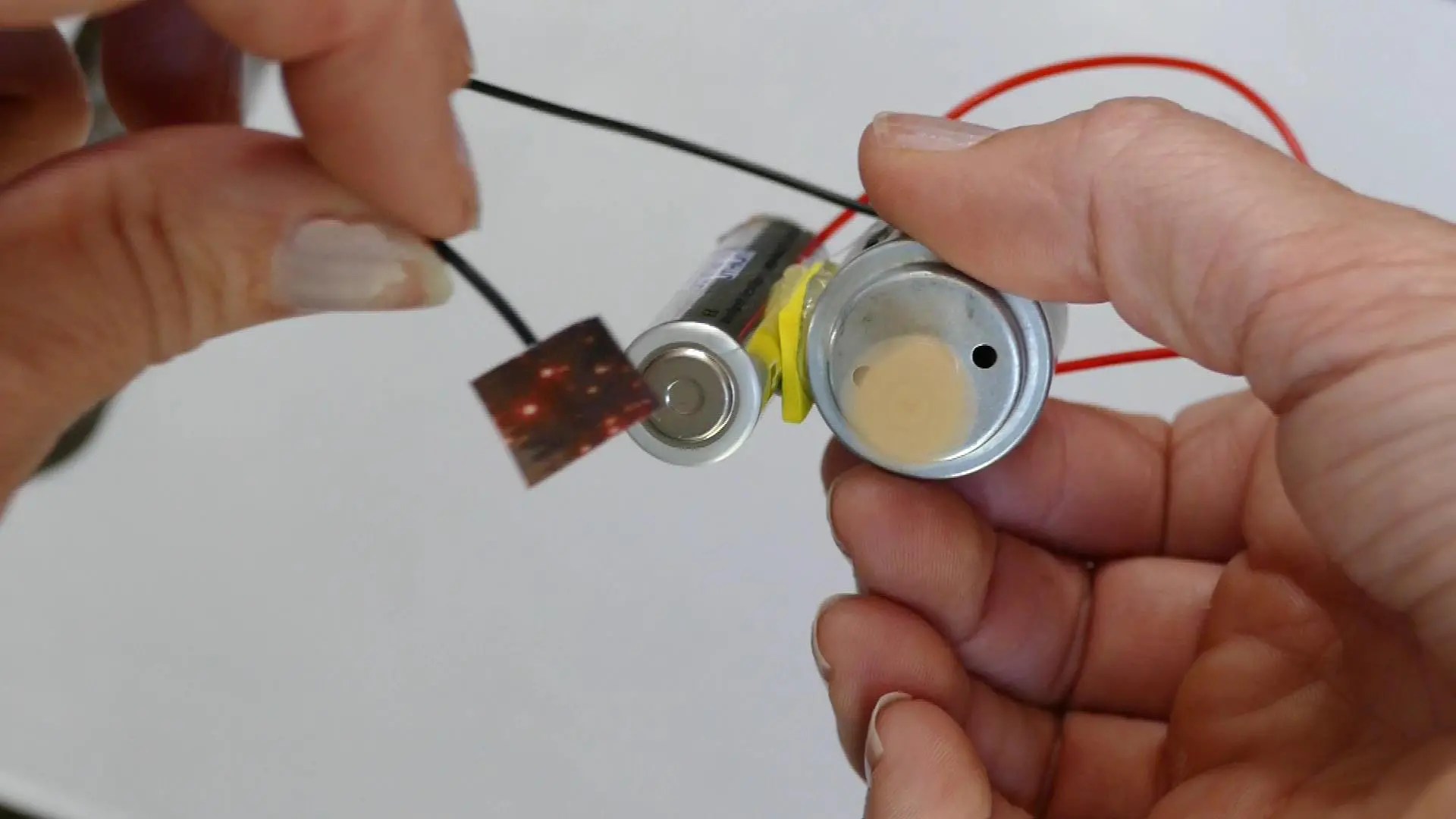 3 Powered Up STEM Projects For Kids Using Batteries – Family Tech