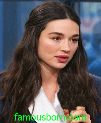 Crystal Reed Height Boyfriend Bio & Net Worth | Famous Born