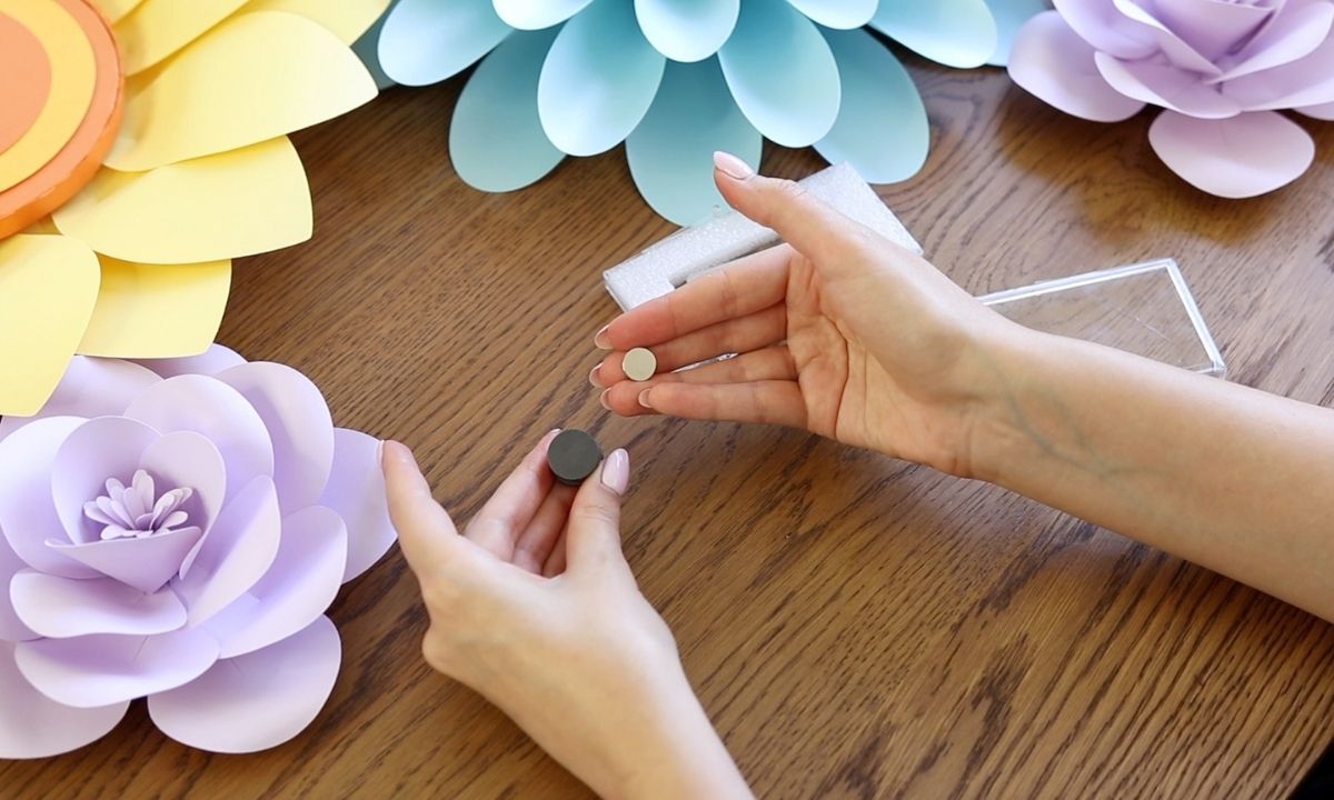 How To Hang Paper Flowers (without damaging the wall