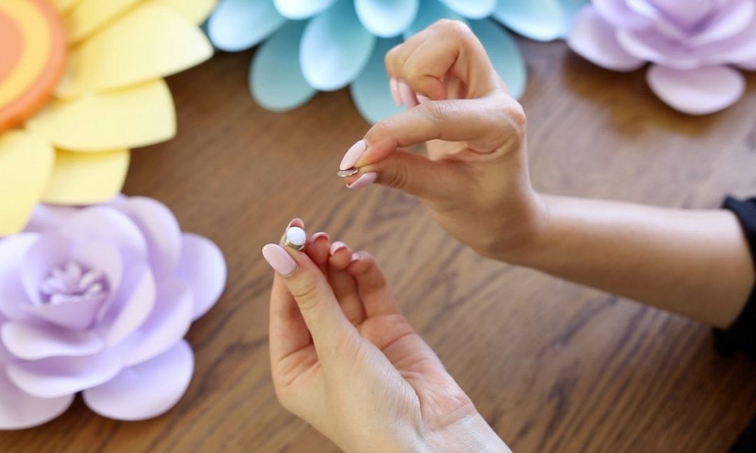 How To Hang Paper Flowers (without damaging the wall