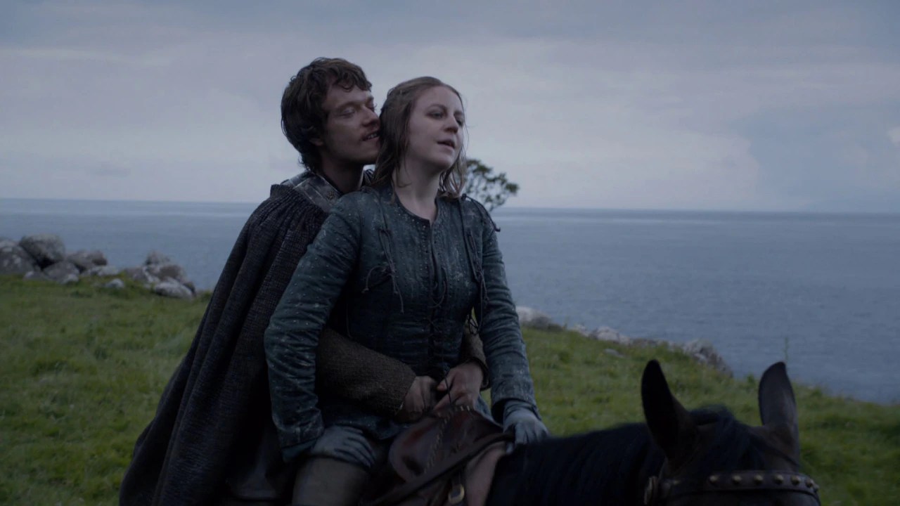 Alfie Allen incest scene in Game of Thrones