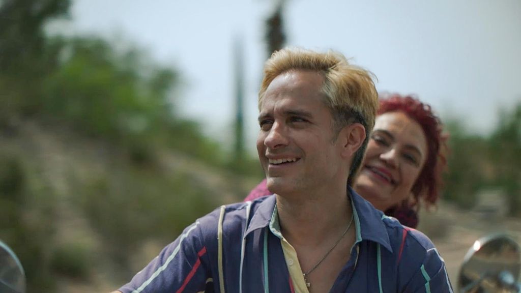 Gael García Bernal and Perla De La Rosa in Cassandro (2023)