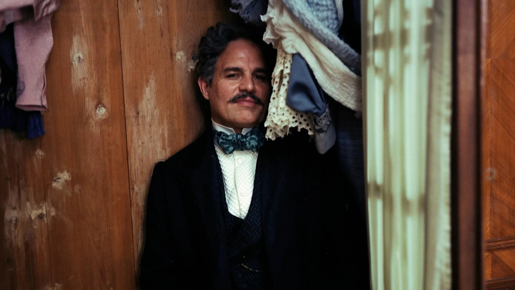 Mark Ruffalo as Duncan Wedderburn
