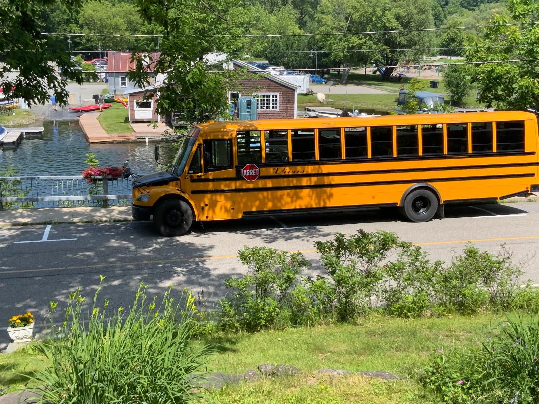 Parking in North Hatley/Stationnement à North Hatley Friends Amis