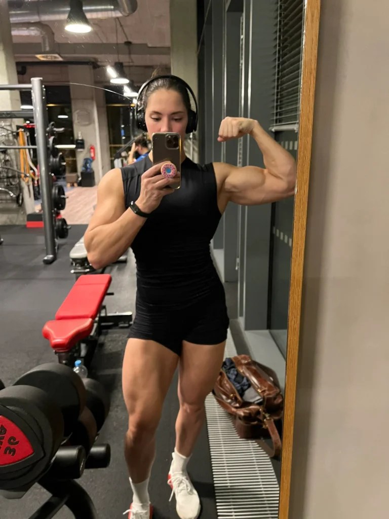 Vladislava Galagan: Bodybuilder Model (OnlyFans Review) | fanscribers.com