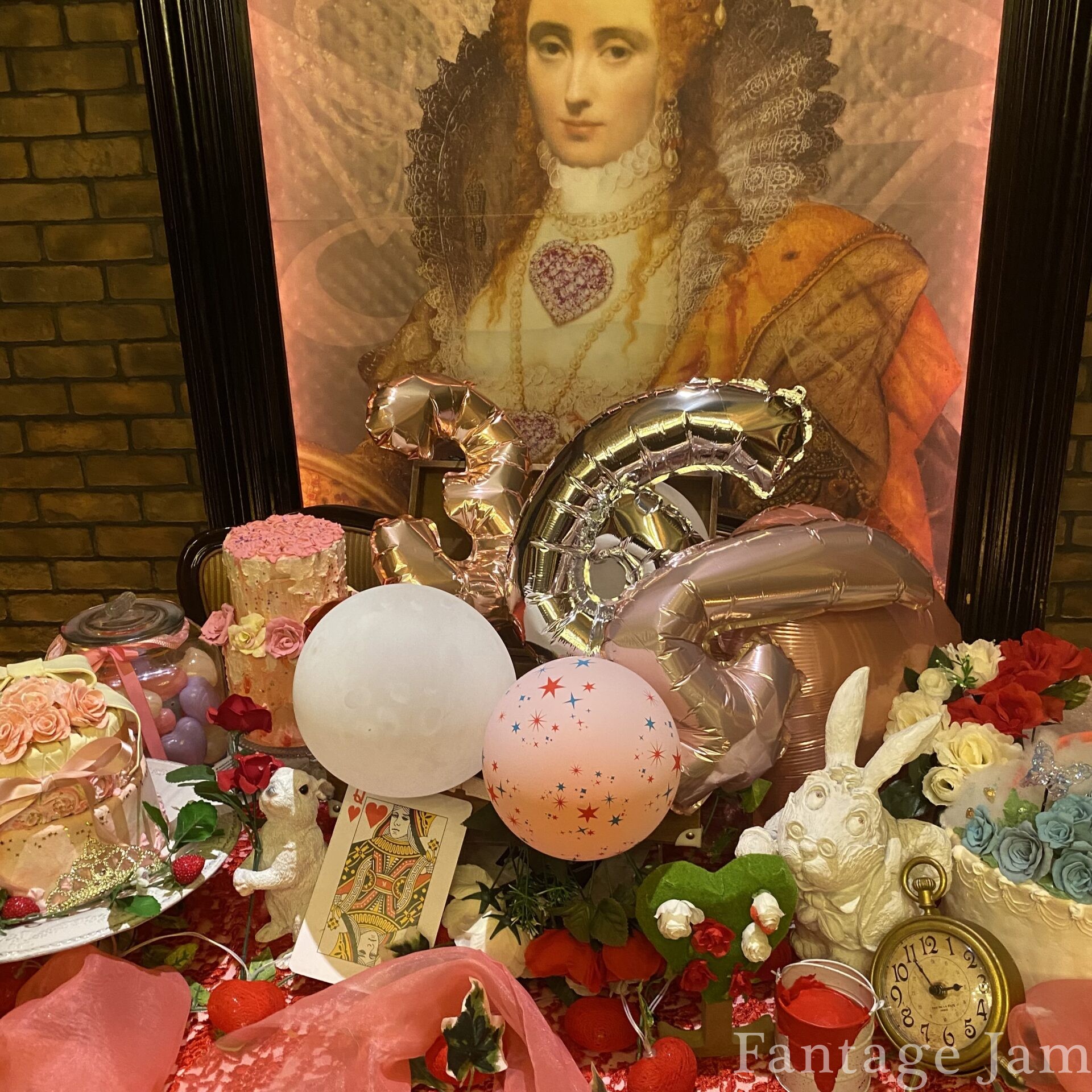 古城の国のアリス☆お料理もスタッフも可愛すぎ～♪（池袋東口） | さわあこのラジオ日記 東京】ハートの女王様のお城『古城の国のアリス』で晩餐会に招かれて♡誕生日や記念日にぴったりのプランやビュッフェも！ – Fantage Jam