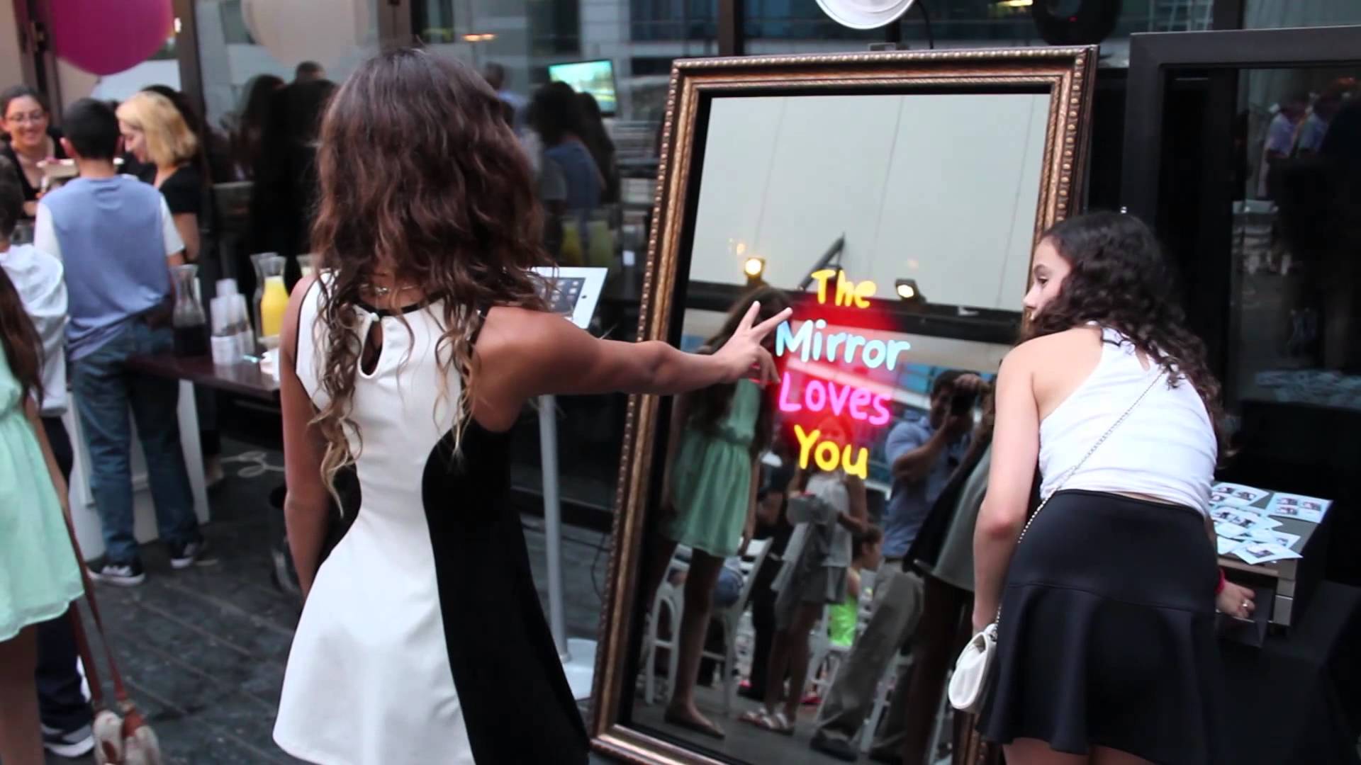 Contact Fantasy Photo Booth Chicago Mirror Photo Booth