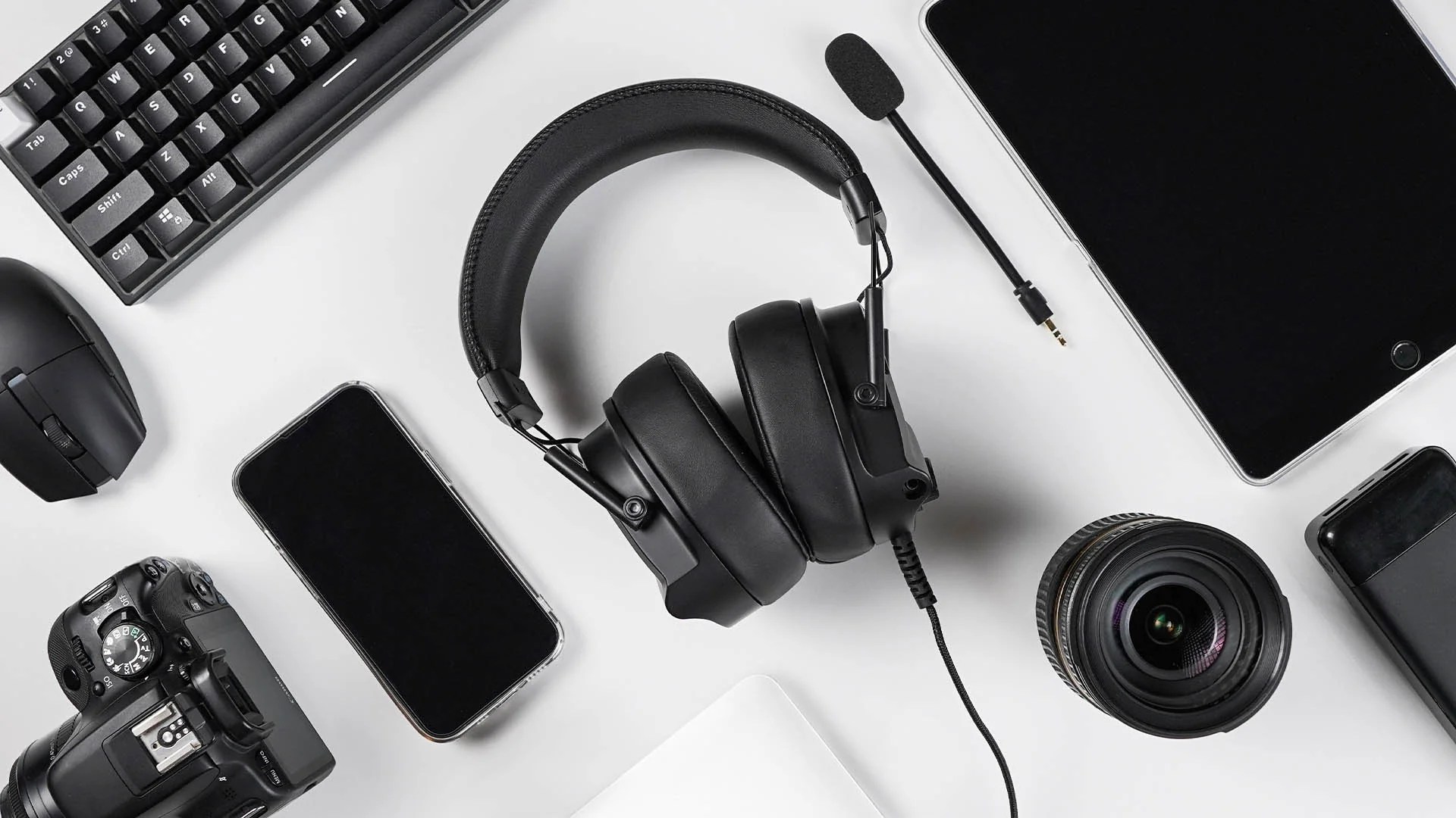 Why Braided Cables Are Important for Headsets & Headphones Fantech World