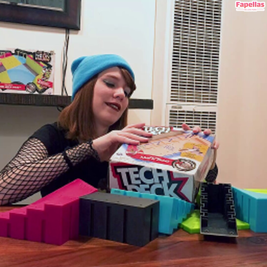 Lety Does Stuff aka LetyDoesStuff Nude Leaks OnlyFans/Patreon - Fapellas