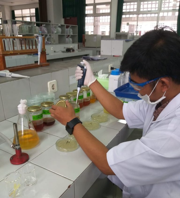 Laboratorium Mikrobiologi Hasil Pertanian Fakultas Pertanian