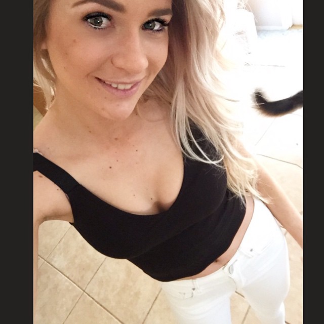 LegendaryLea Sexy and Bikini Pictures (39 pics) - OnlyFans Leaked Nudes