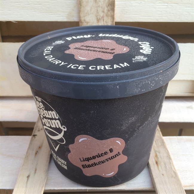 Farm Direct. Liquorice & Blackcurrant Ice Cream (1000ml)