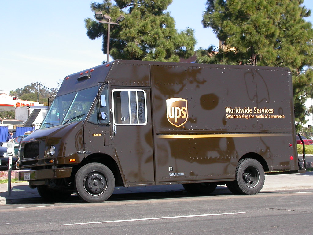 Who makes the older UPS trucks?
