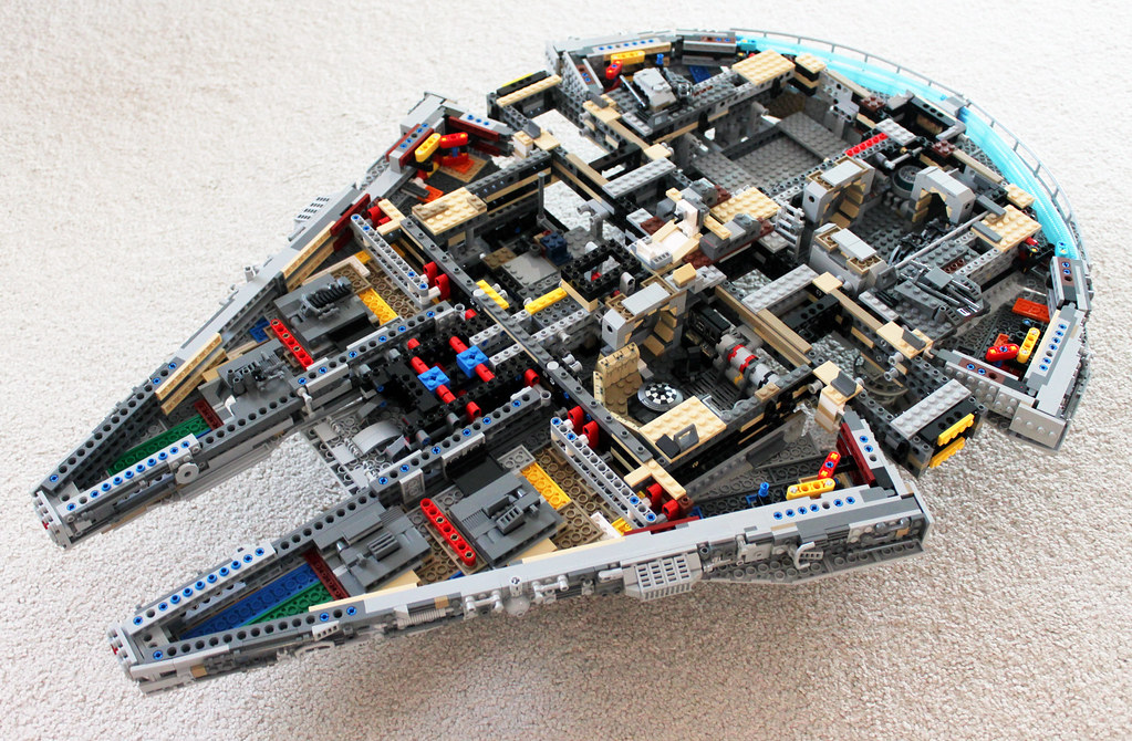 LEGO Star Wars UCS Millennium Falcon (75192) a photo on Flickriver