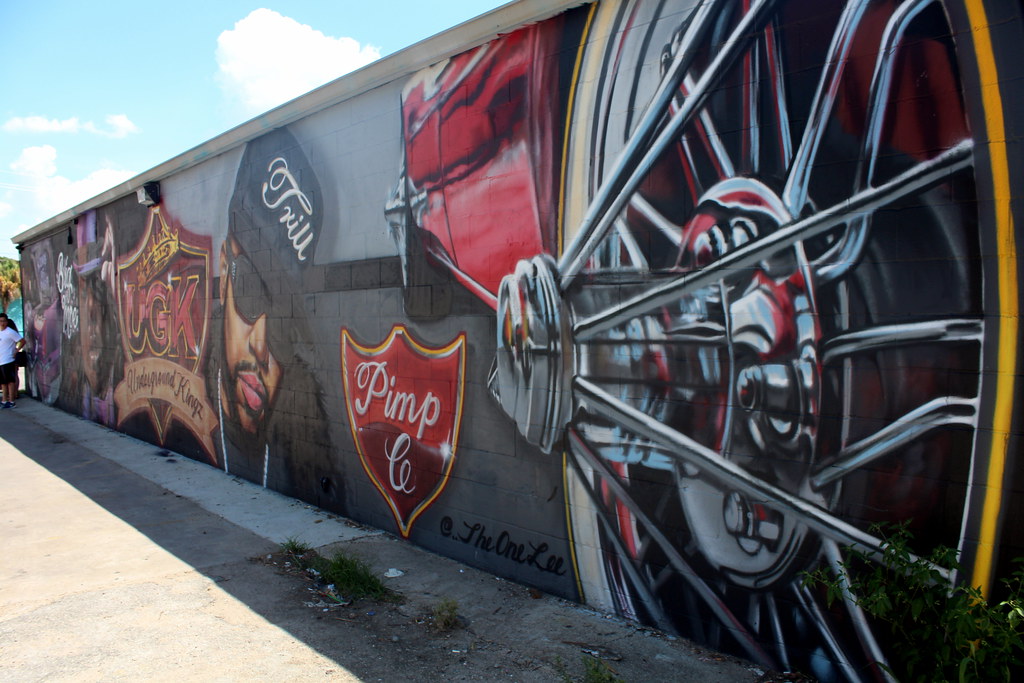 Houston EaDo Houston Graffiti Building UGK The UGK mu… Flickr