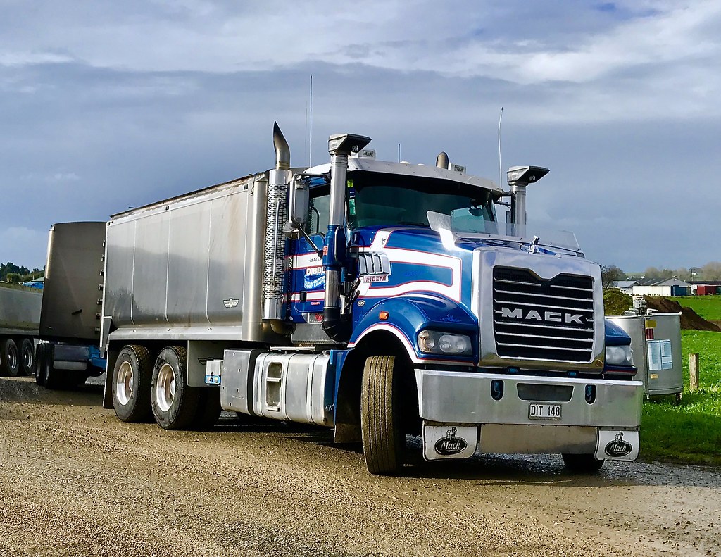 corcoran road carpark, Corcoran Rd, Te Pahu, New Zealand Sunrise Sunset