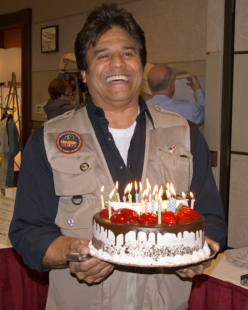 Erik Estrada's Surprise Birthday Cake Dyxum