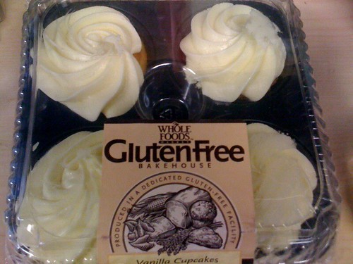 Glutenfree vanilla cupcakes from Whole Foods a review