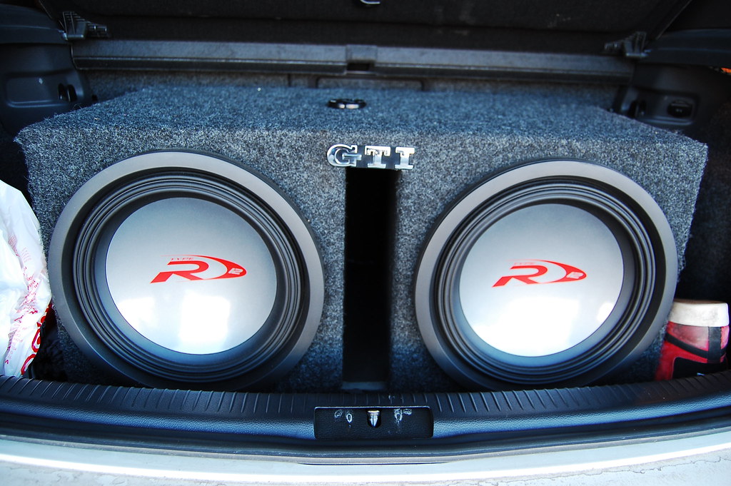 FS two 12" alpine type R's 2ohm with box