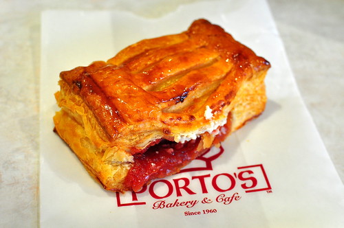 Porto's Bakery Los Angeles (Glendale) Gastronomy