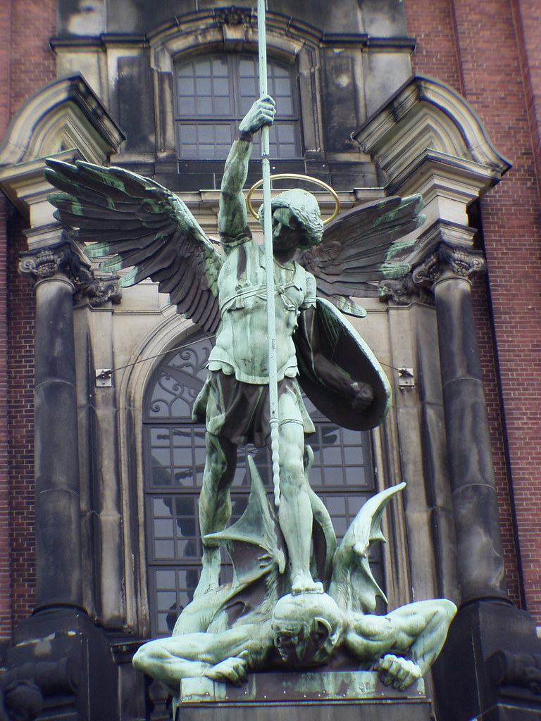 Erzengel Michael Portal der Hauptkirche Sankt Michaelis ("Michel